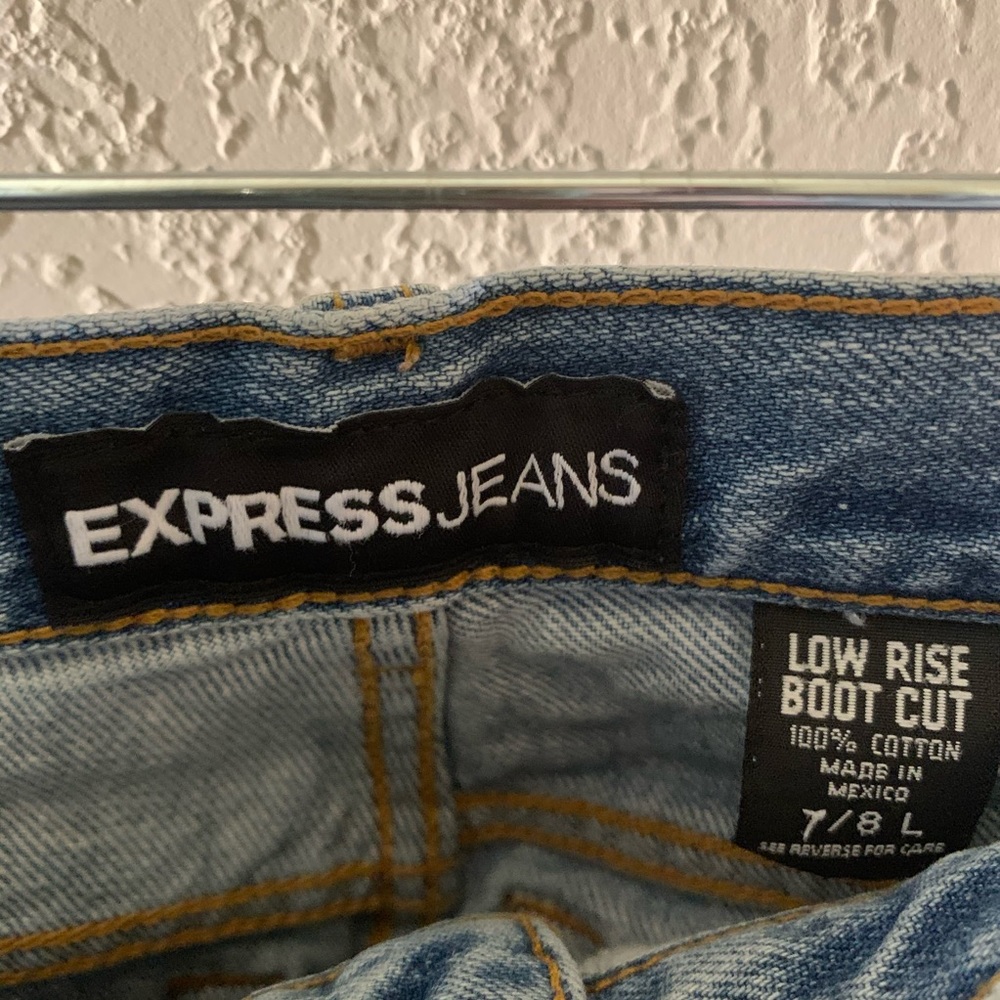 Express Jeans Low Rise Boot Cut Jeans - Picture 8 of 8